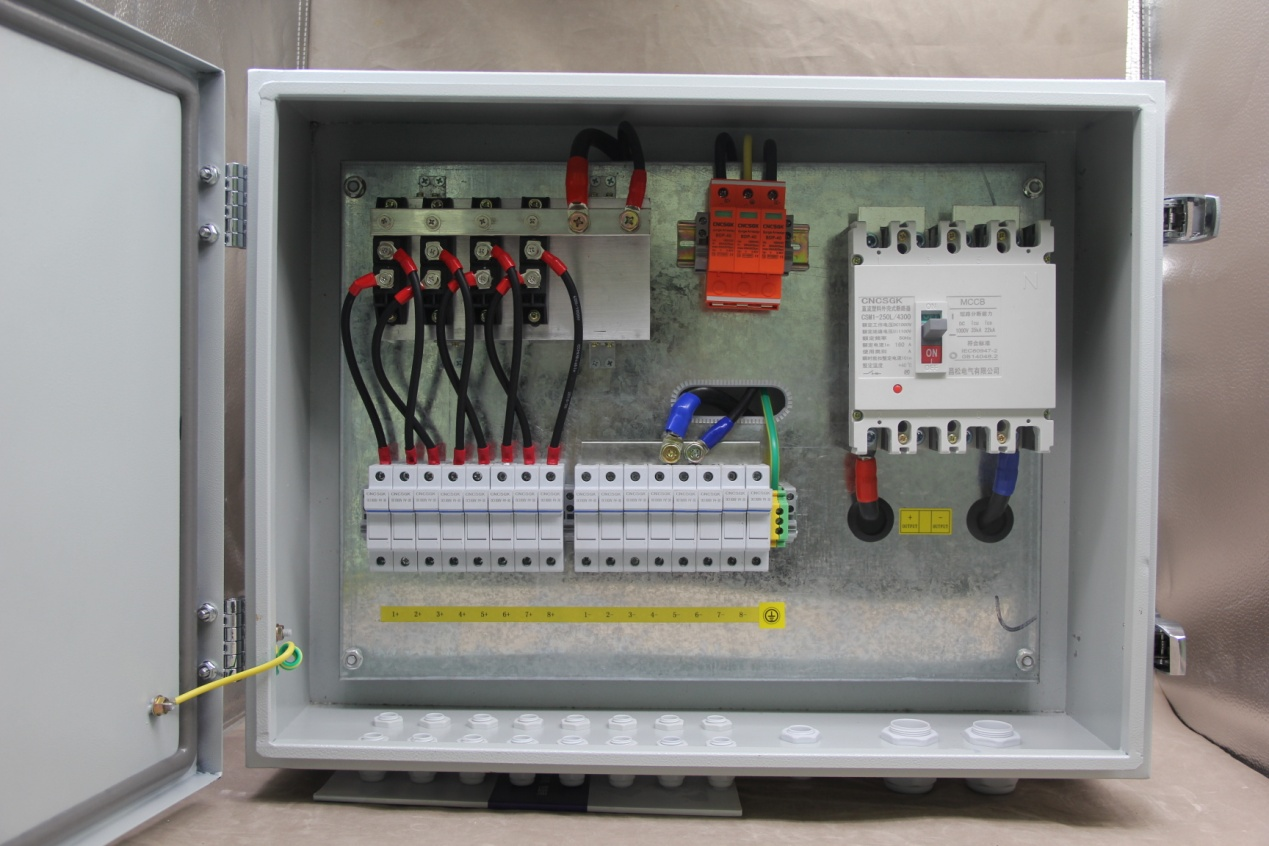 Adumbrare principium et applicationem arcae photovoltaicae Combinatoris